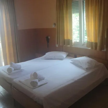 Hotel Anna Christina Kamena Vourla